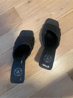 Source Unknown Black Quilted Wedge Slide Heels